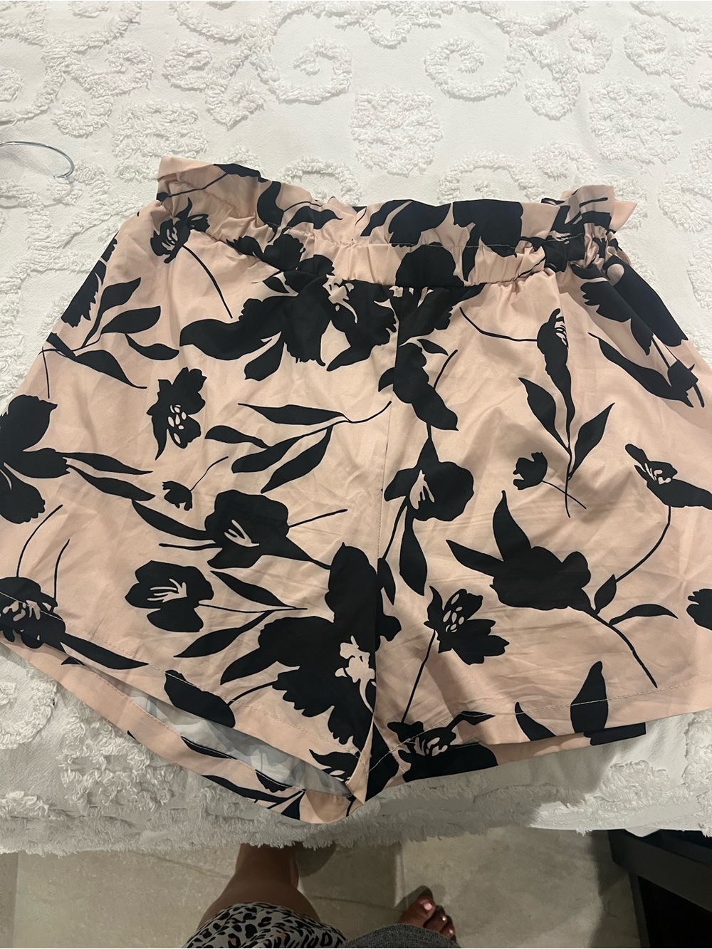 Emery Rose High-Rise Paperbag Floral Shorts in Blush and Black
